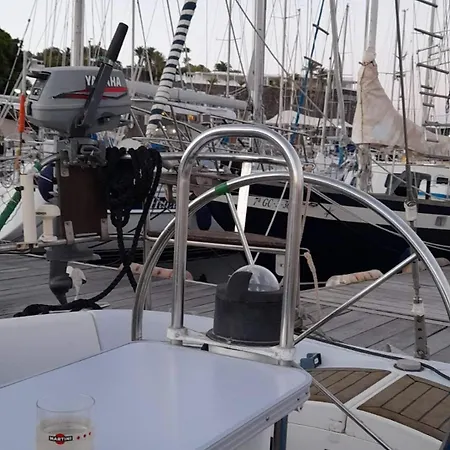 Spirit Of Shackleton Yacht Botel